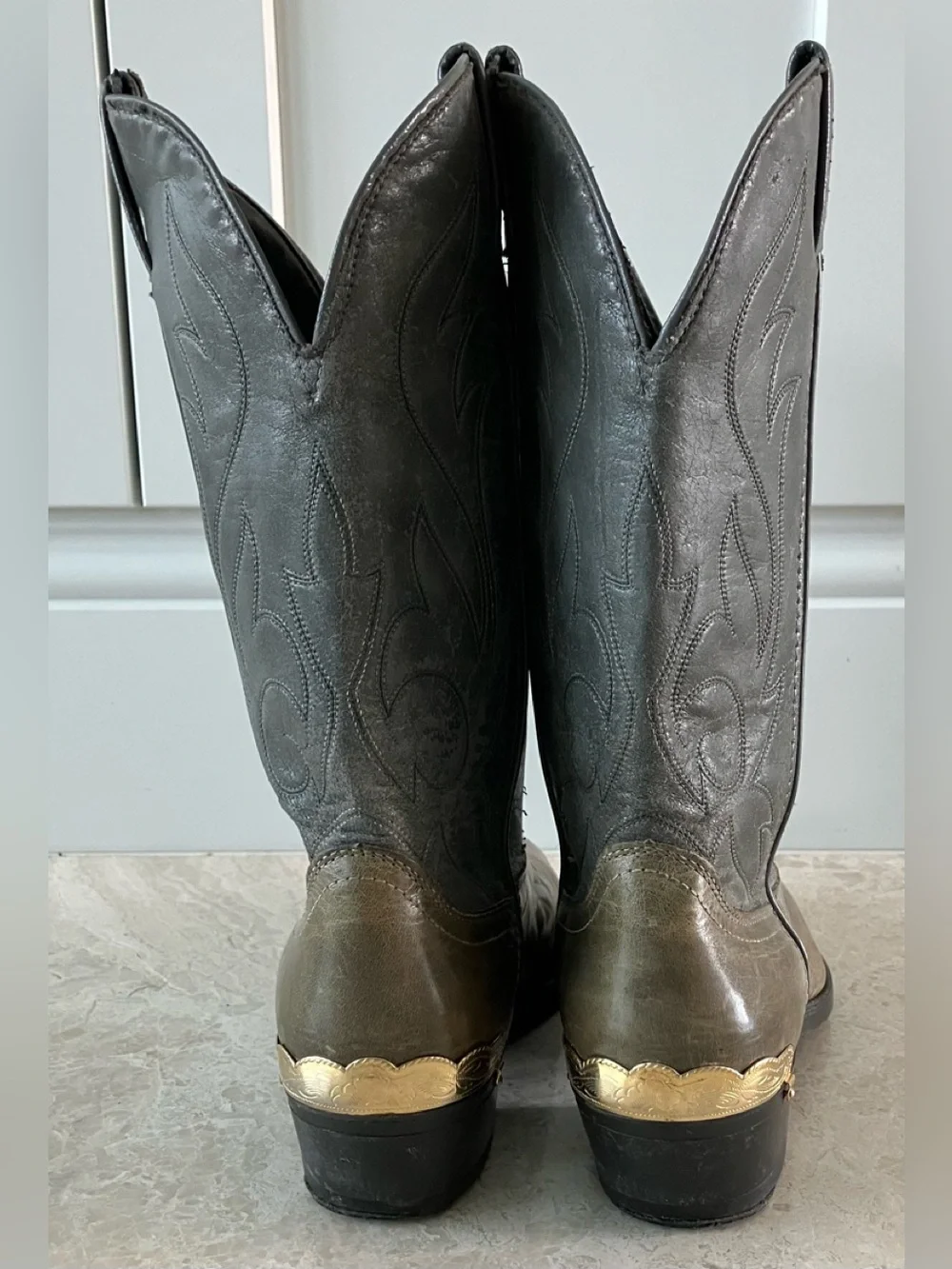 MENS LAREDO TWO TONED COWBOY BOOTS w/ METAL TOE/HEEL TIPS 10D